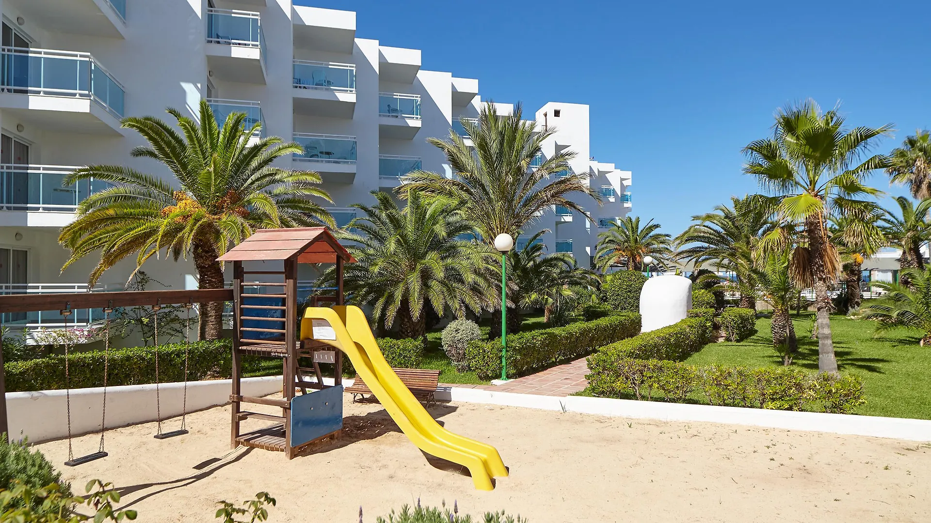 Aparthotel Nereida San Antonio  Apartment